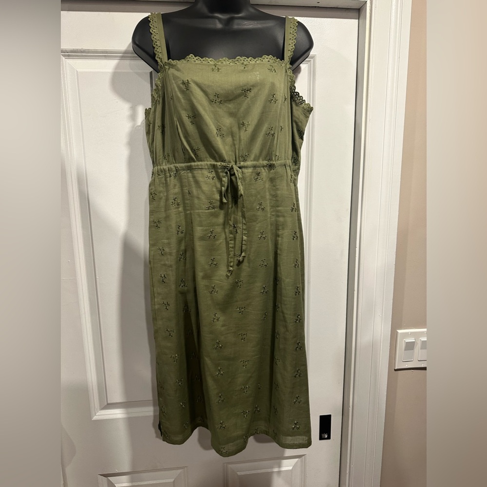 Earthy Green Embroidered Midi Dress - Boho Chic - Picture 1 of 5